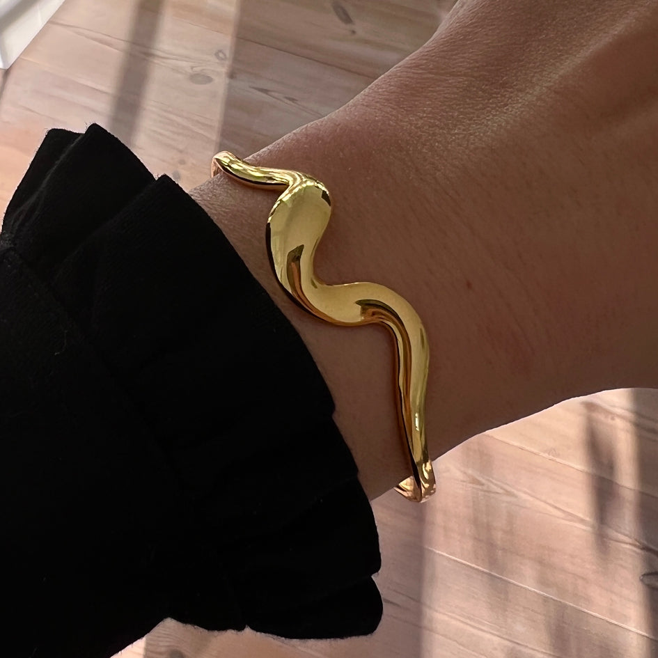 Wave armbånd i 18 karat guldbelagt sølv
