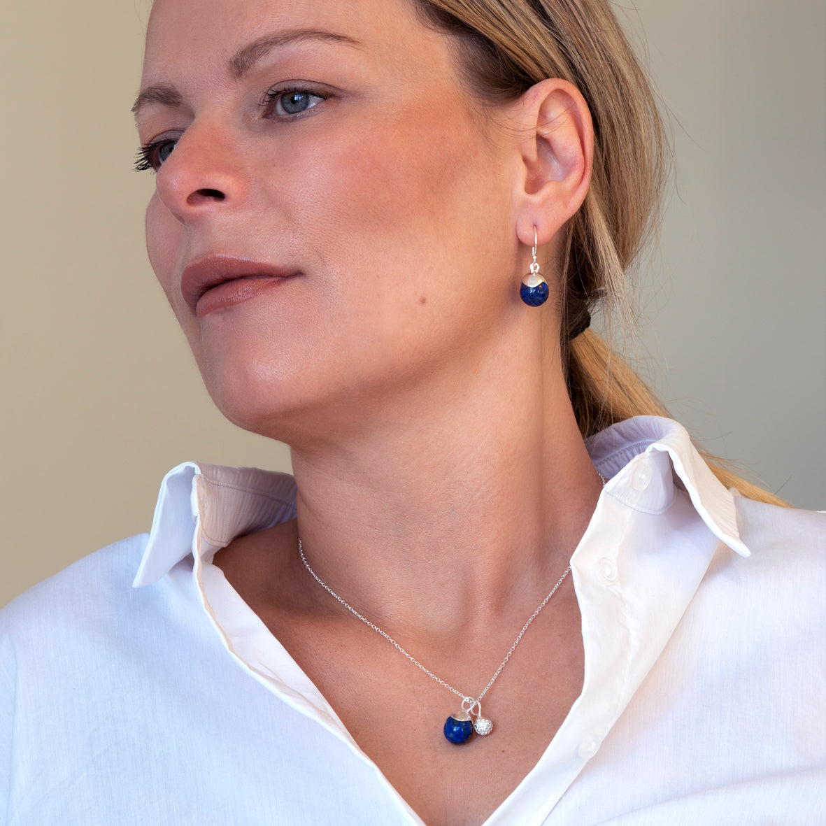 Glory øreringe i sølv med blå lapis lazuli