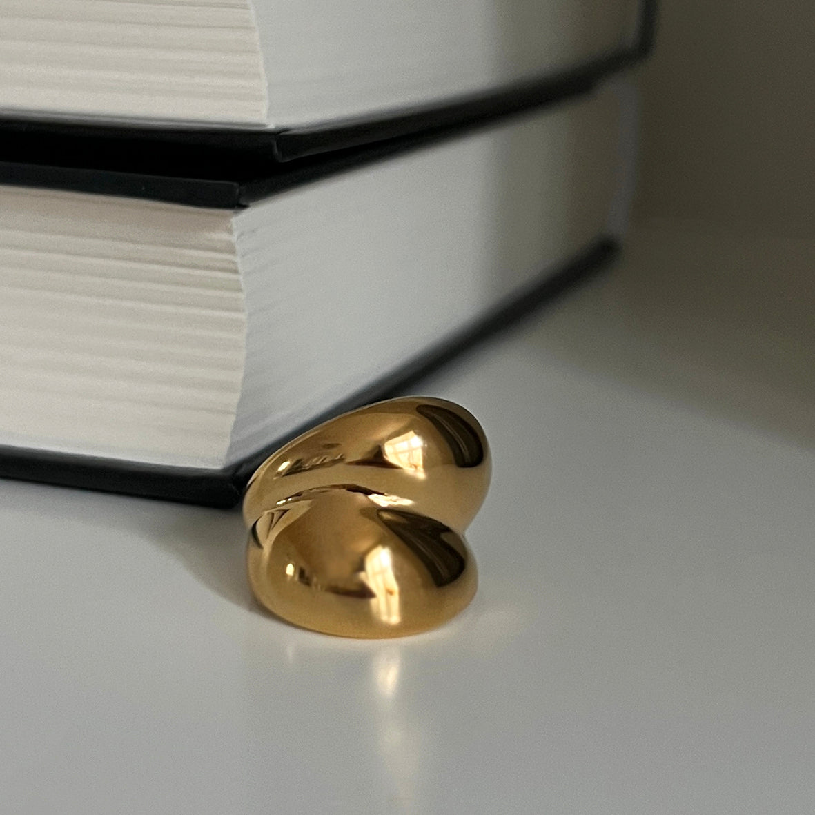 Cardi chunky ring