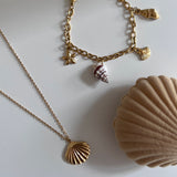 Coral armbånd med charms