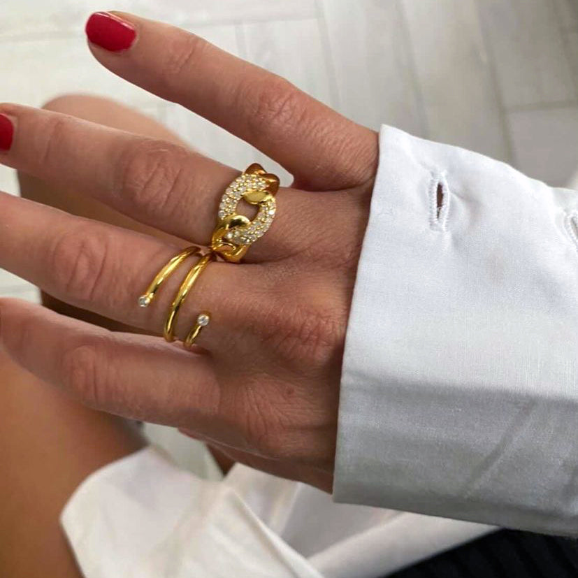 Infinity spiral ring med brillantslebne diamanter i sølv