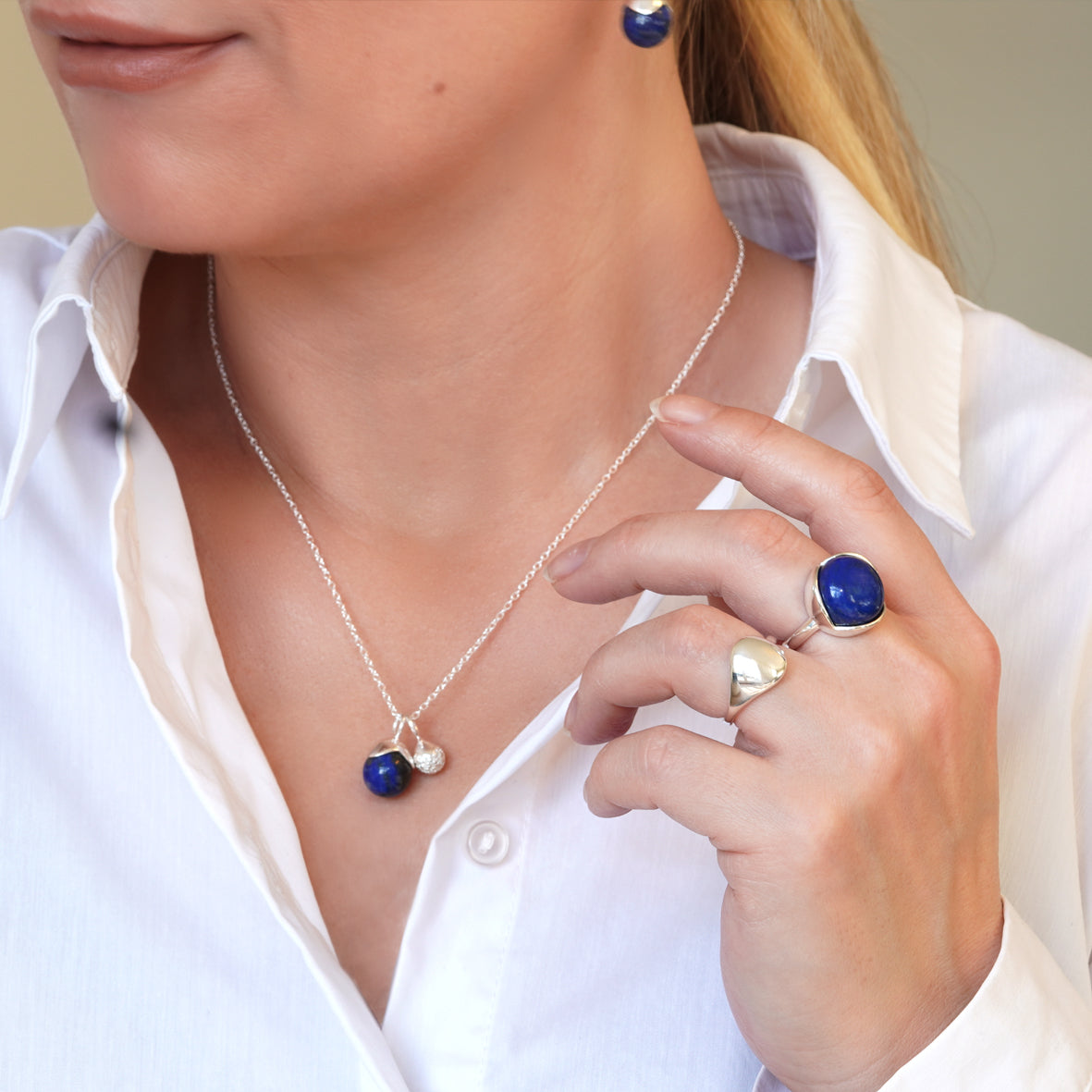 Glory ring stor i sølv med  blå lapis lazuli