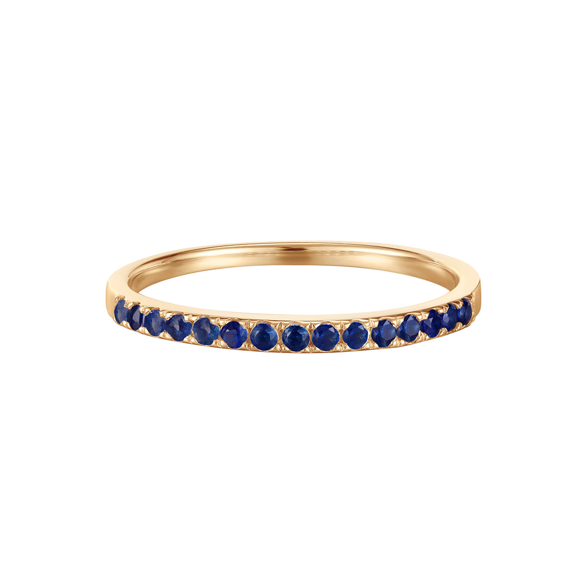 Fine ring i 14 kt guld med Safir